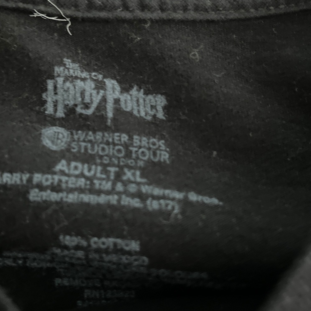 Warner Bros Studio Tour London Harry Potter Black Gold Foil Graphic T-Shirt XL - Picture 7 of 7